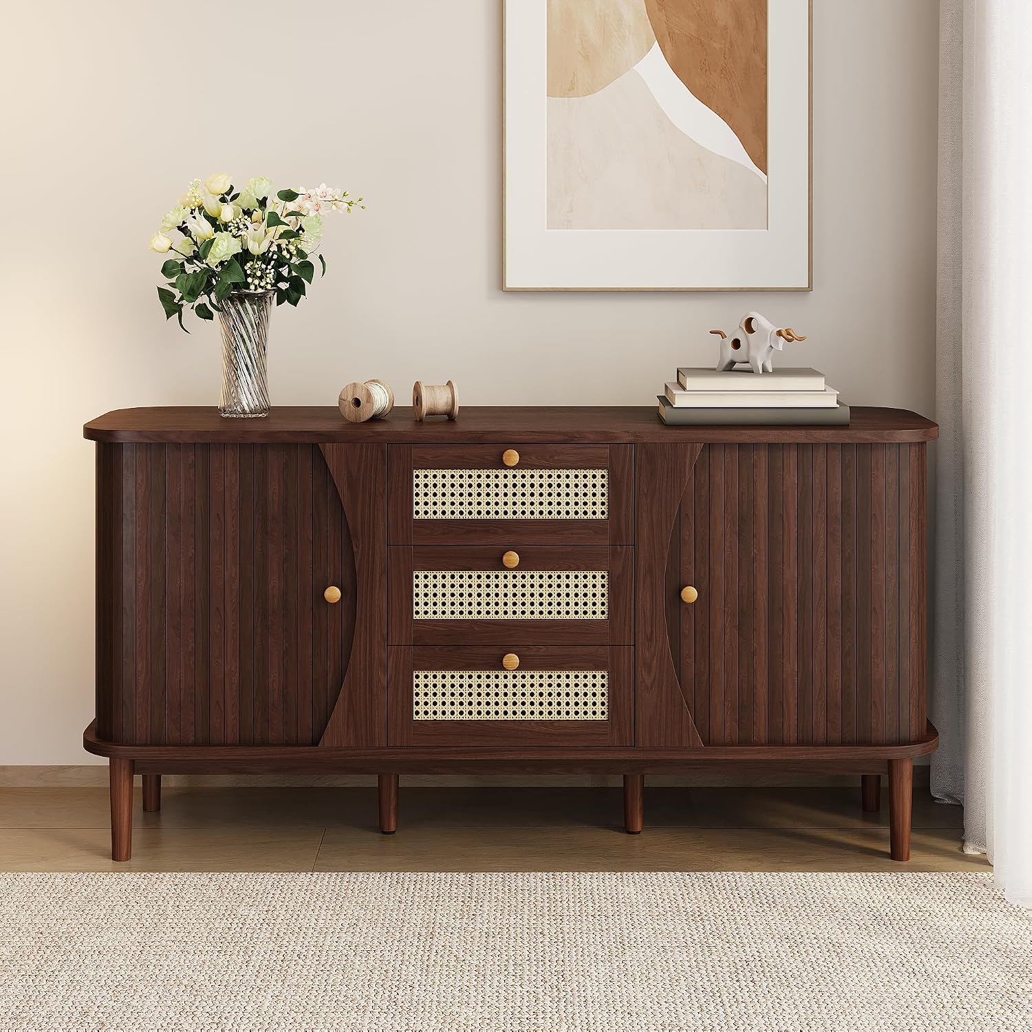 Merax Rattan Sideboard Kommode mit 3 Rattan Schubladen und 2 Schiebetüren, Sideboard Holz Küchenschrank Buffet mit verstellbaren Einlegeböden, gewölbter Platte Design, Walnuss/140.5x40x76cm — Ansicht 5